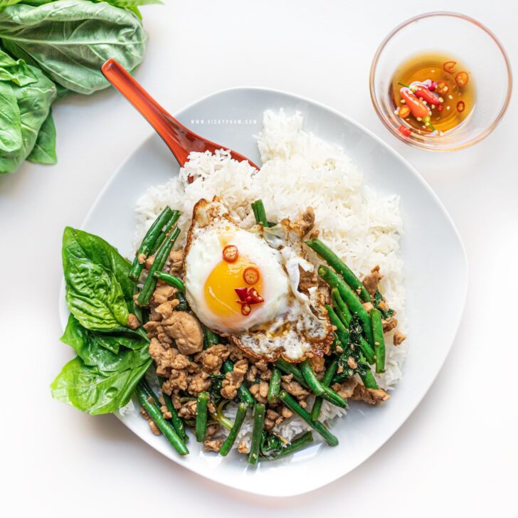 5-minute Thai Basil Chicken Stir Fry with Rice, Green Beans & Fried Egg