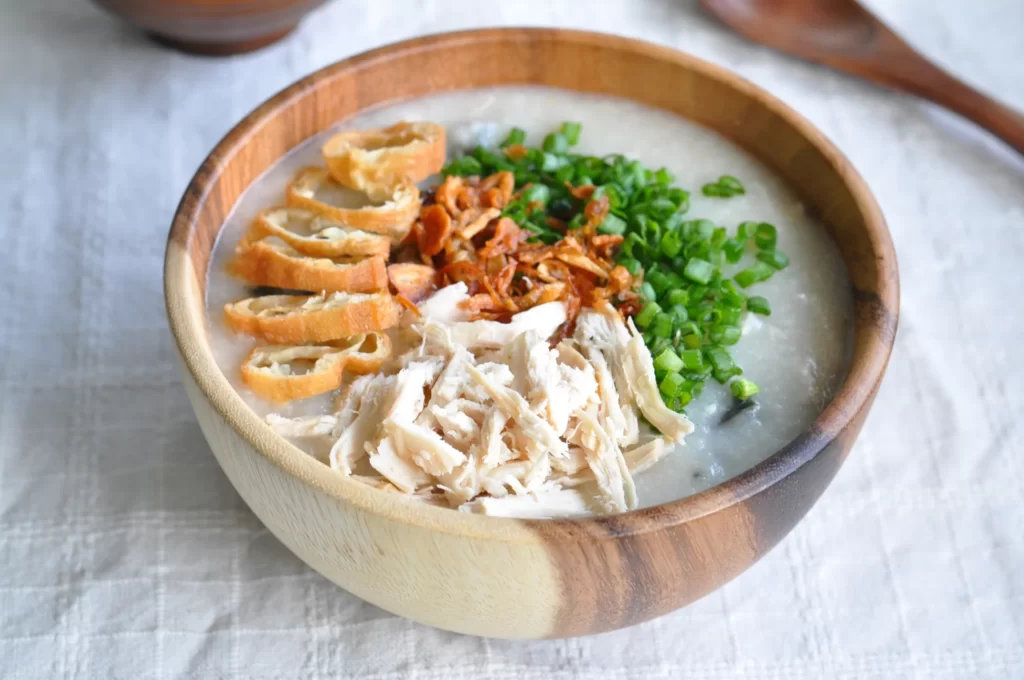 khao piak sen chicken noodle soup